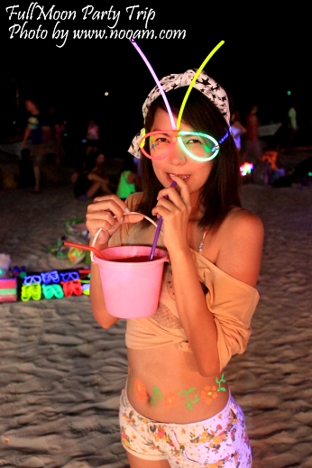 พาชมบรรยากาศงาน Full Moon Party เสน่ห์ที่ไม่อาจลืม บนหาดริ้น เกาะพะงัน จังหวัดสุราษฎร์ธานี